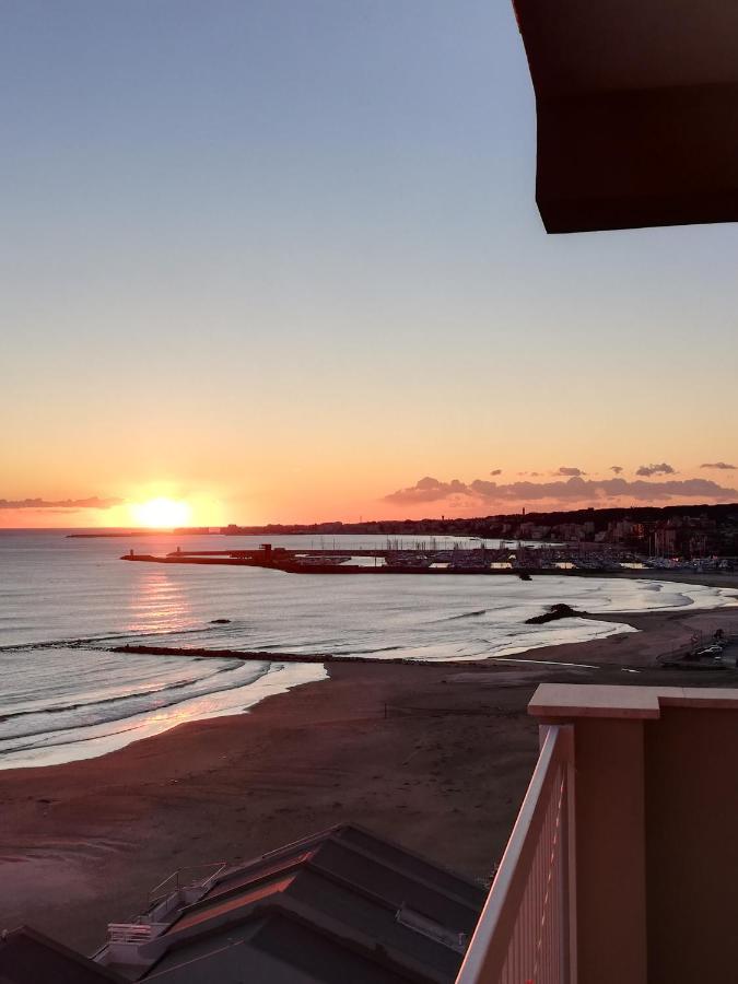 La Terrazza Sul Tirreno Lägenhet Nettuno Exteriör bild